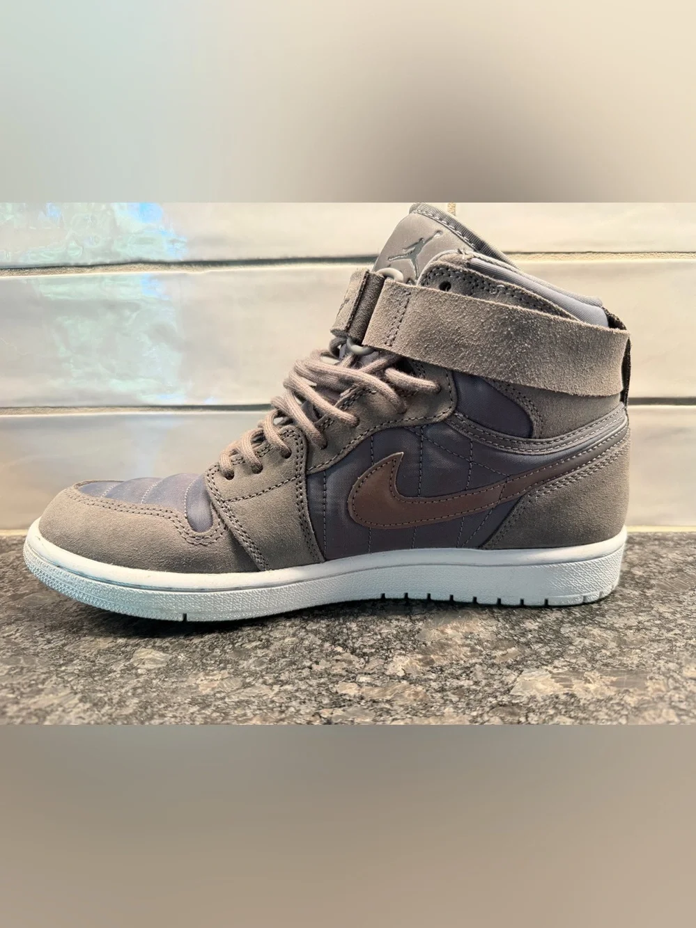 Jordan Men's High-Top Sneakers in Charcoal Gray size 8
